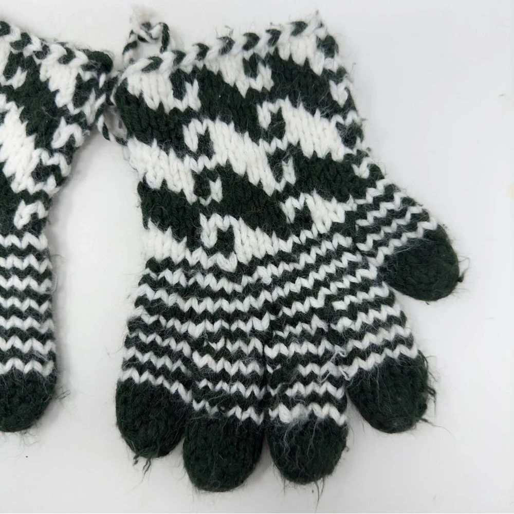 Handmade Peruvian Gloves Green White Heavy Hand Knit Soft‎ Wool